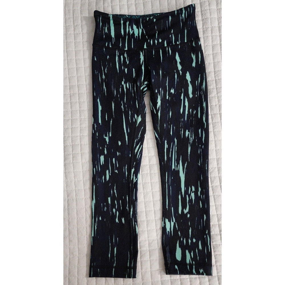 Lululemon Wunder Under Crop III